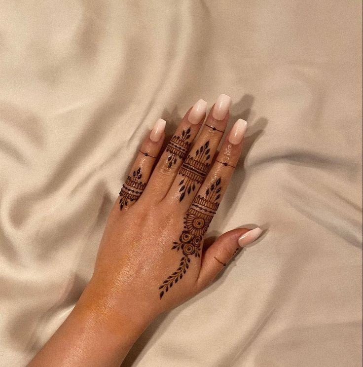 Gorgeous Finger 1